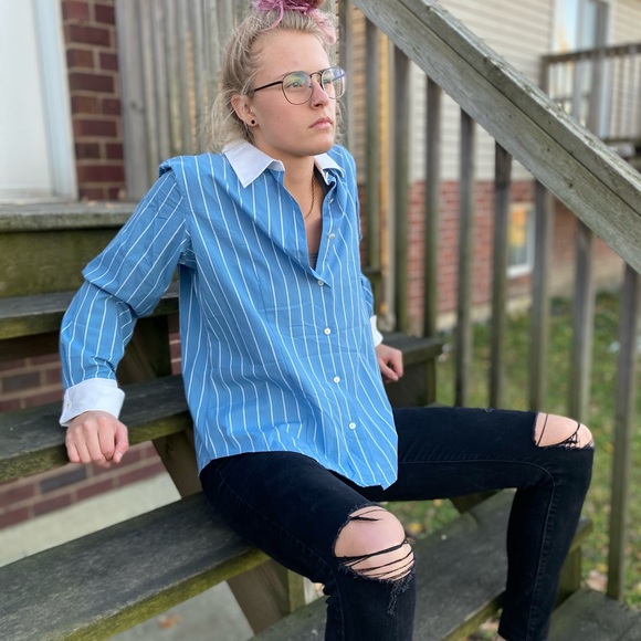 Button up - Picture 2 of 2